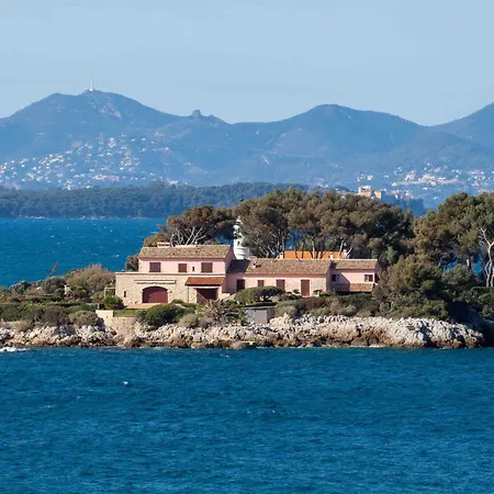 Apartment Modern In The Heart Of Cap D'antibes
