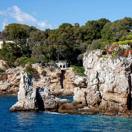 Apartment Modern In The Heart Of Cap D'antibes *